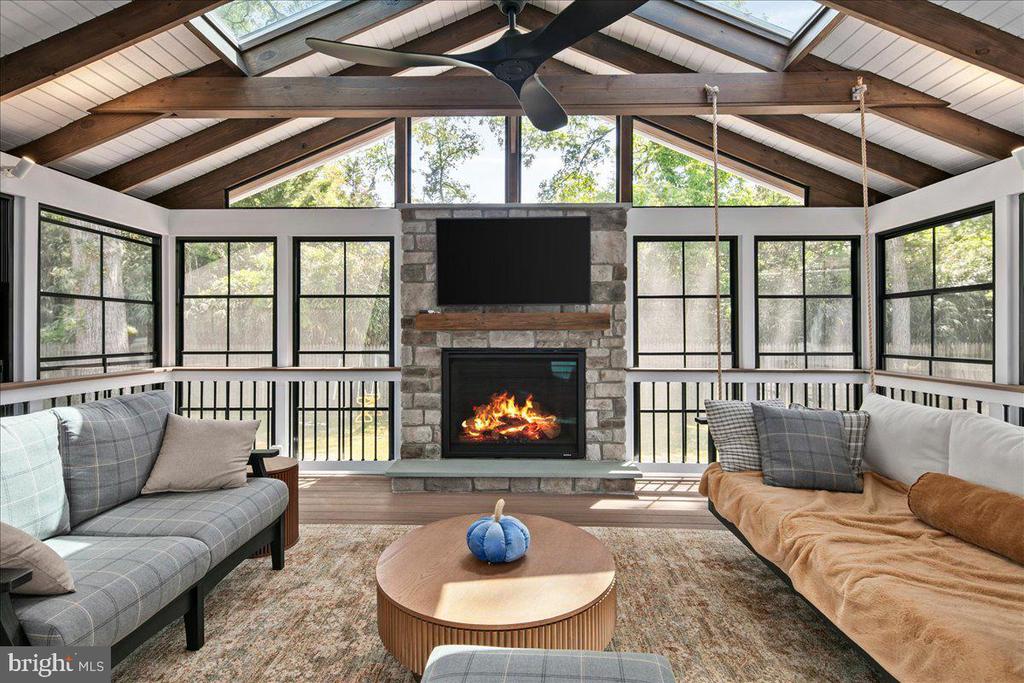 3115 LITTLE CREEK LANE