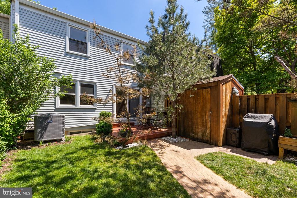 3138 ELLENWOOD DRIVE