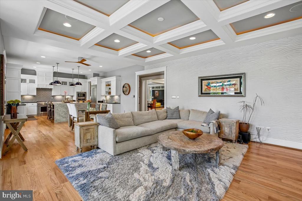 2134 EMILYS LANE