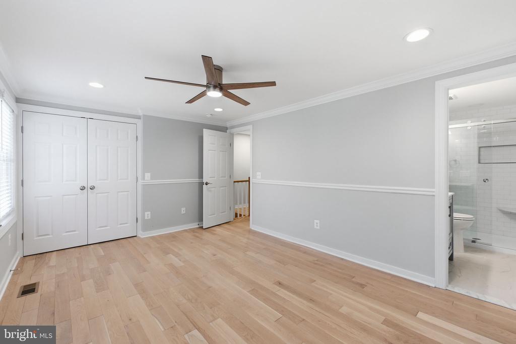 2916 MONTAUK COURT