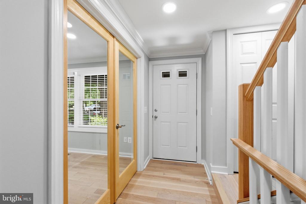 2916 MONTAUK COURT