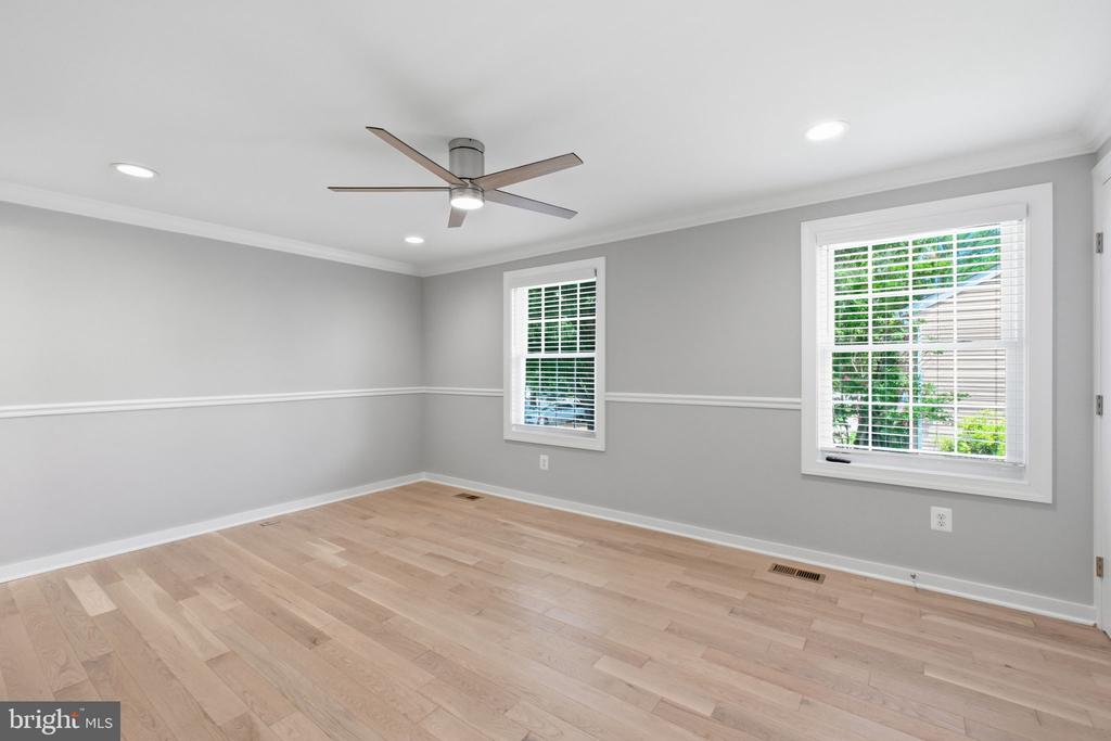2916 MONTAUK COURT