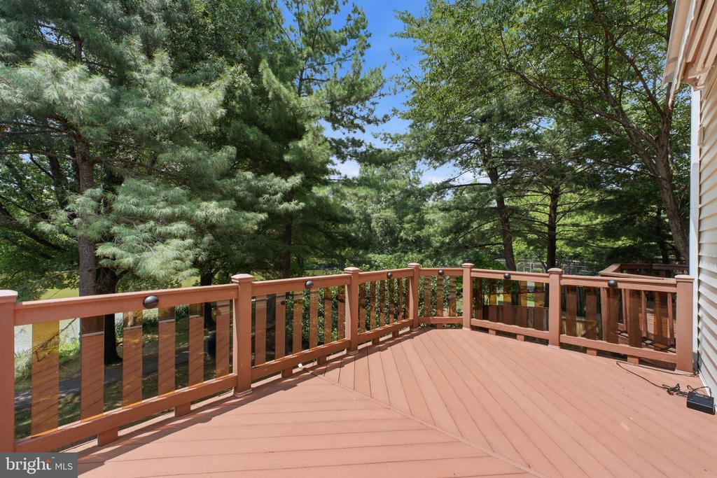 2916 MONTAUK COURT