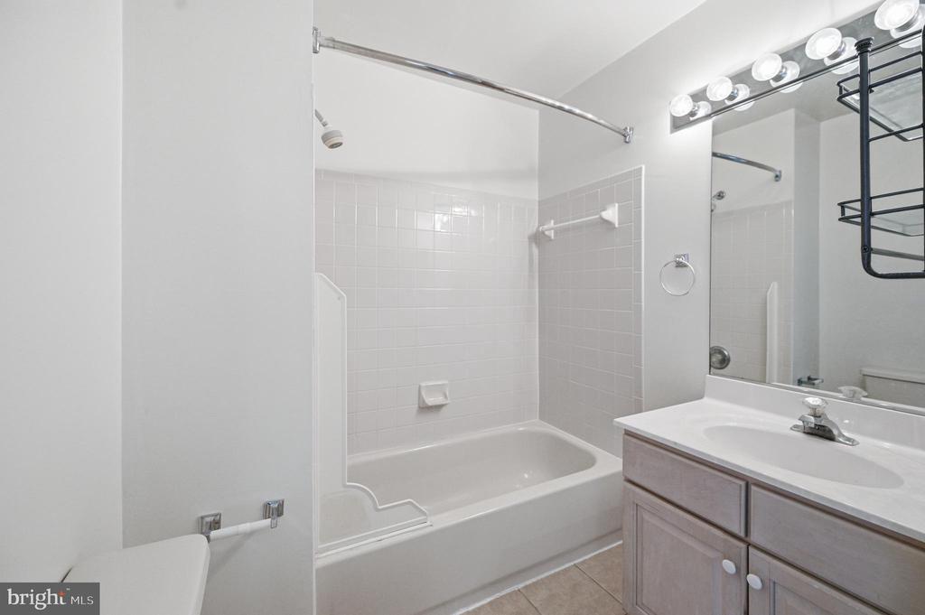 6030 KELSEY COURT