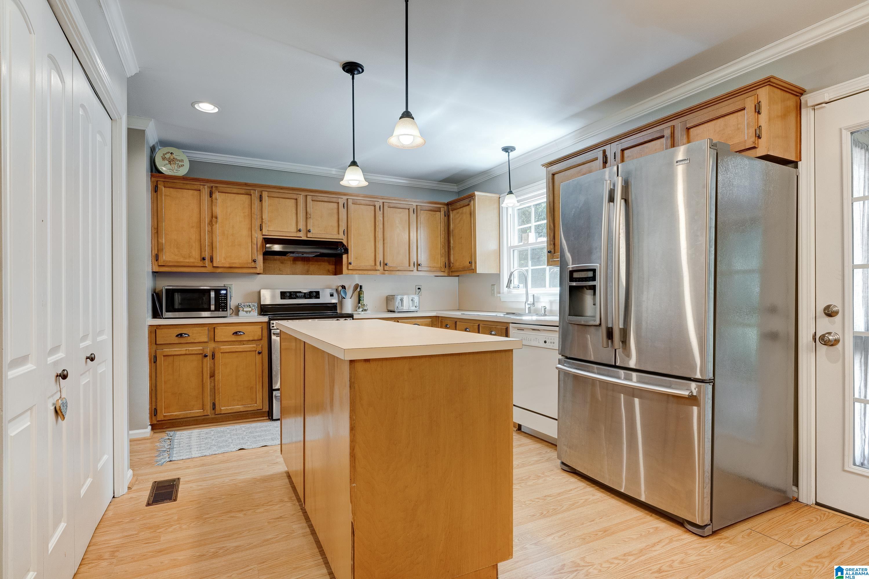 3320 SUNNY MEADOWS COURT