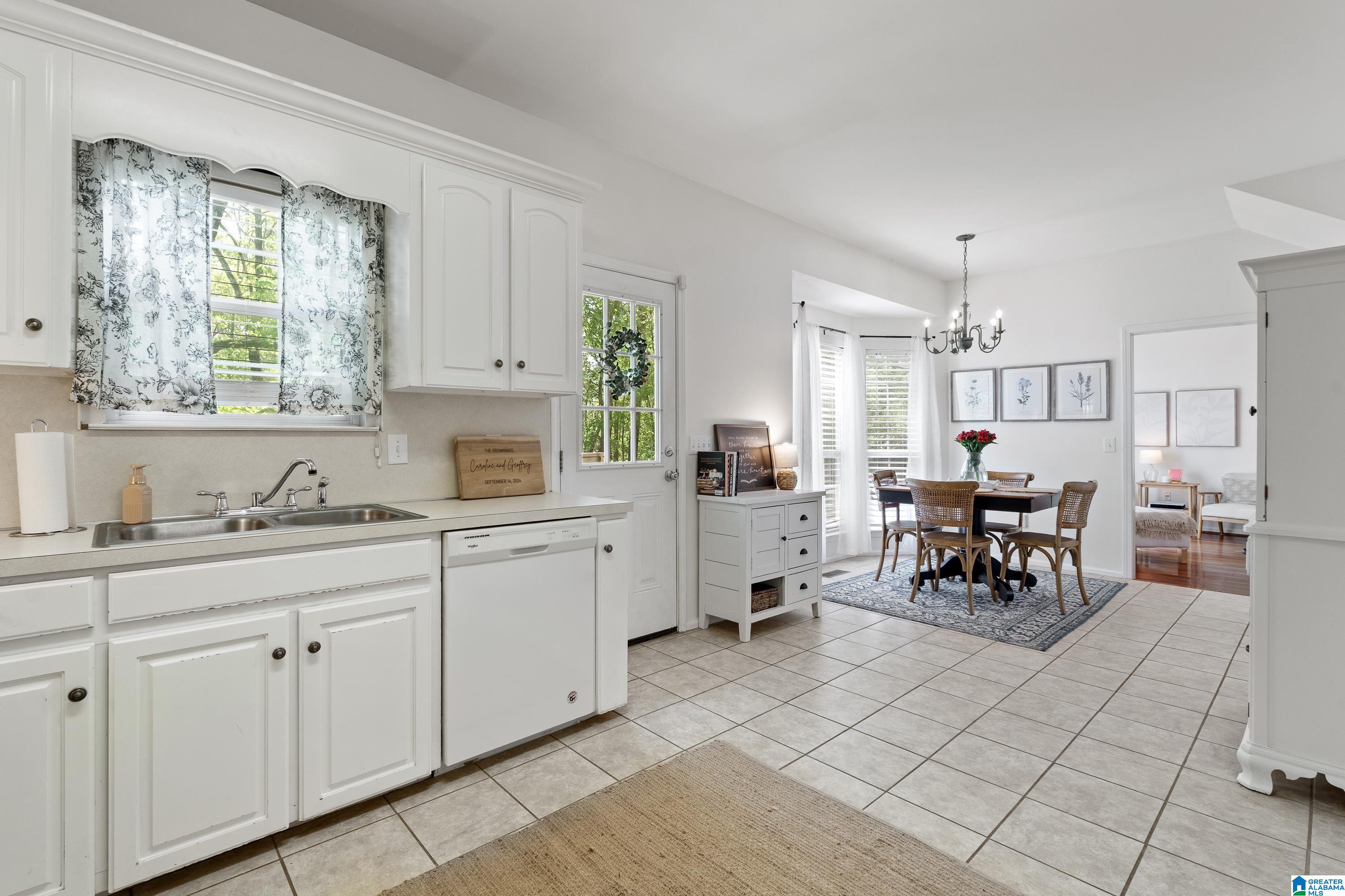 551 FIELDSTONE DRIVE