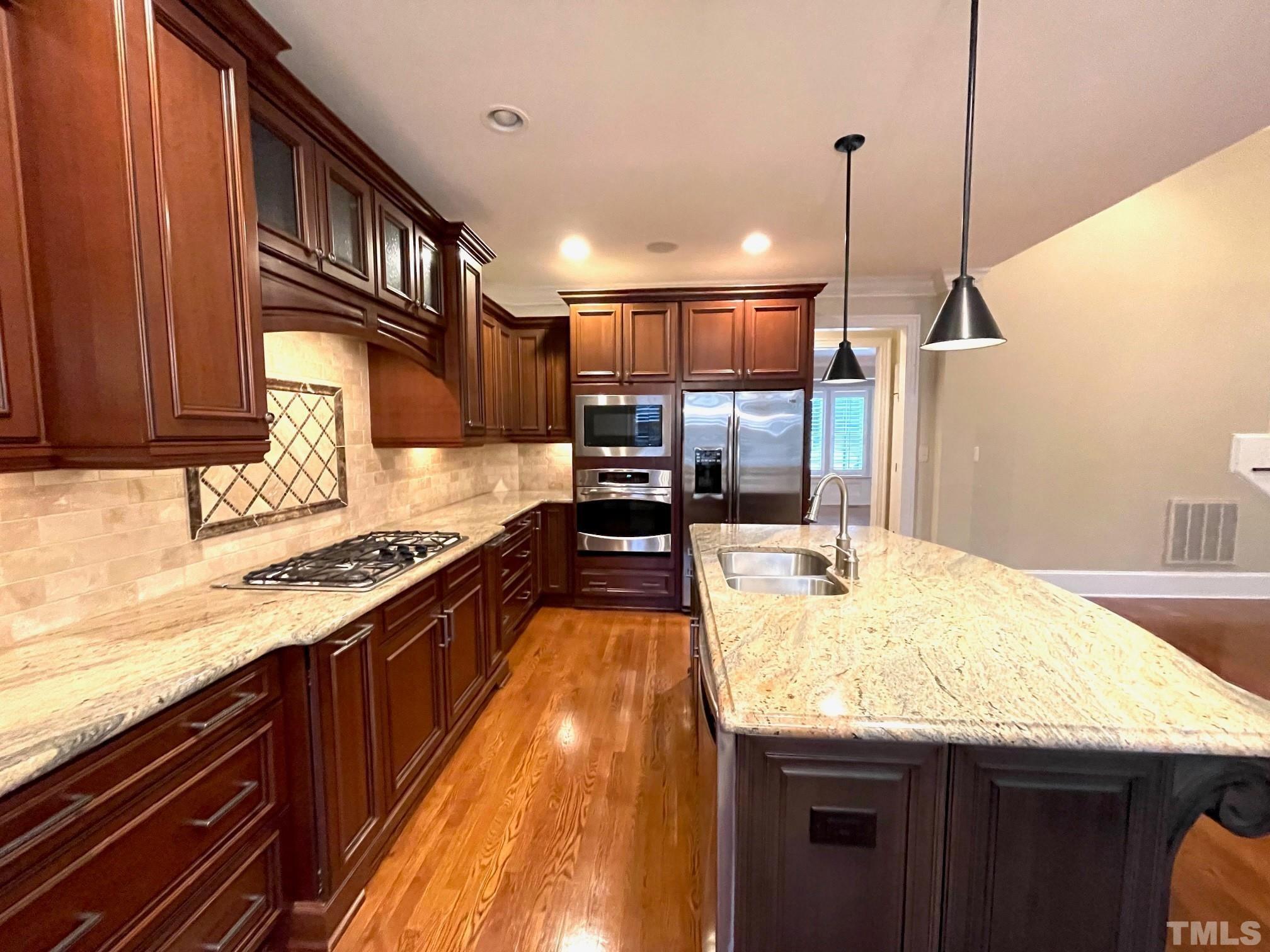 3305 Rockland Ridge Drive