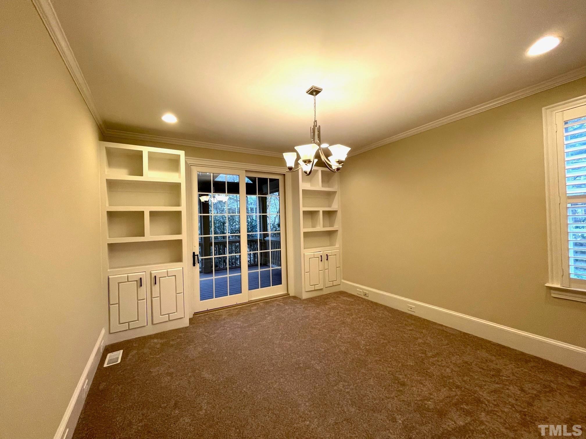 3305 Rockland Ridge Drive