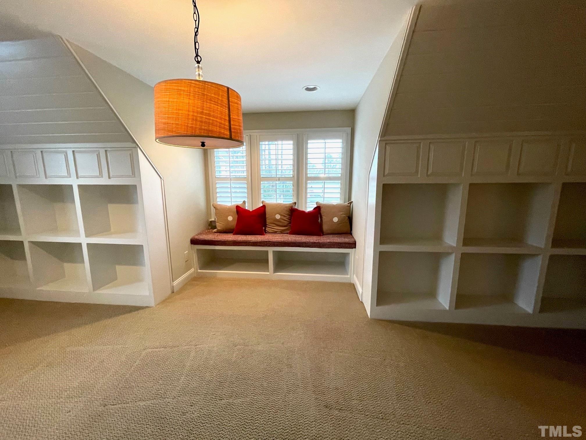 3305 Rockland Ridge Drive