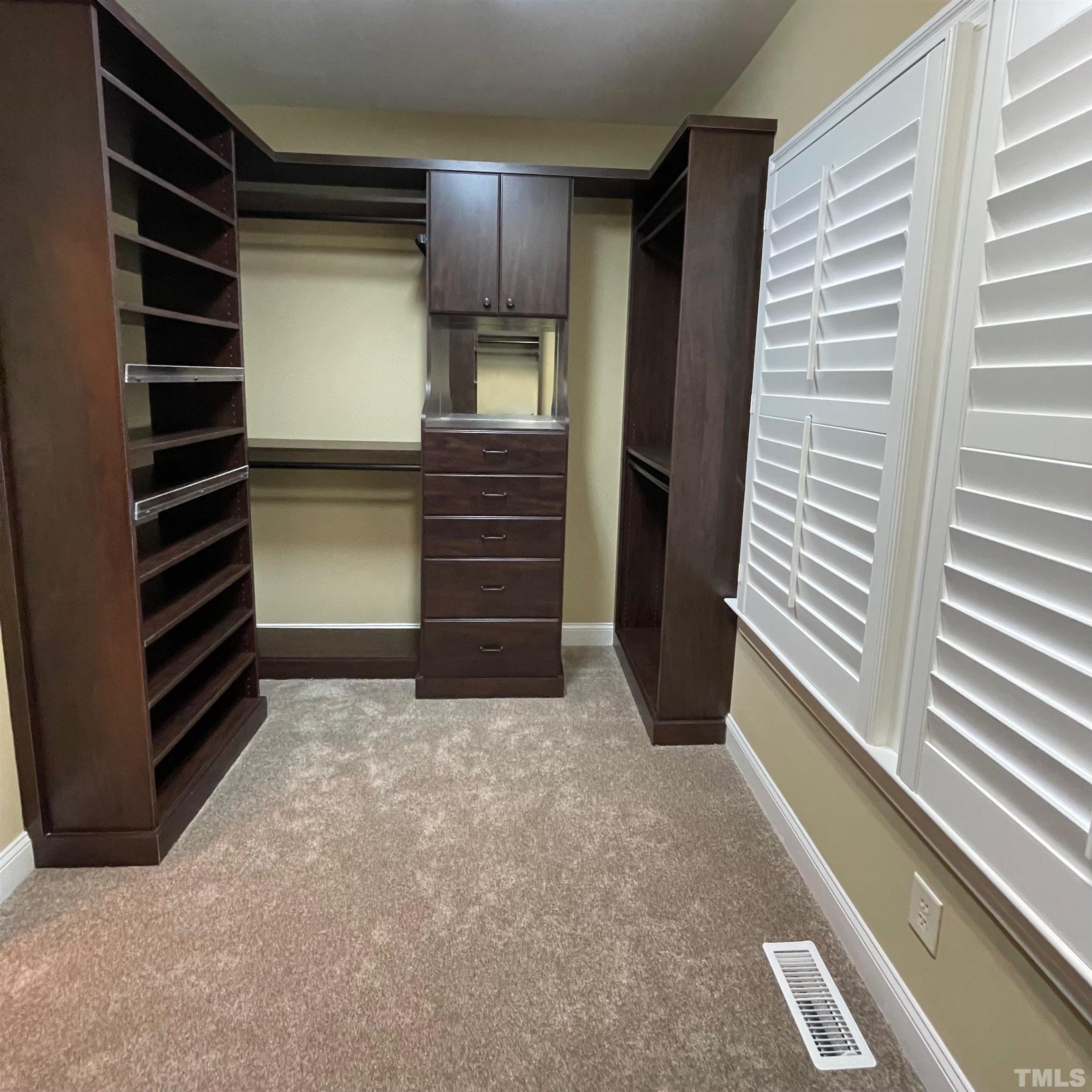 3305 Rockland Ridge Drive