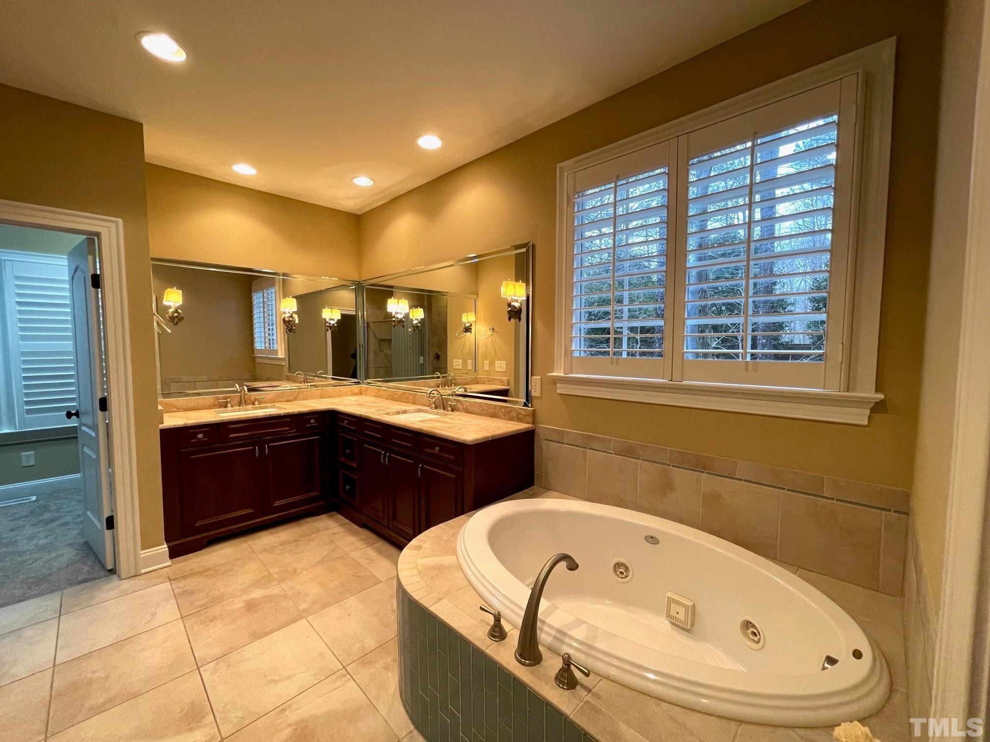 3305 Rockland Ridge Drive