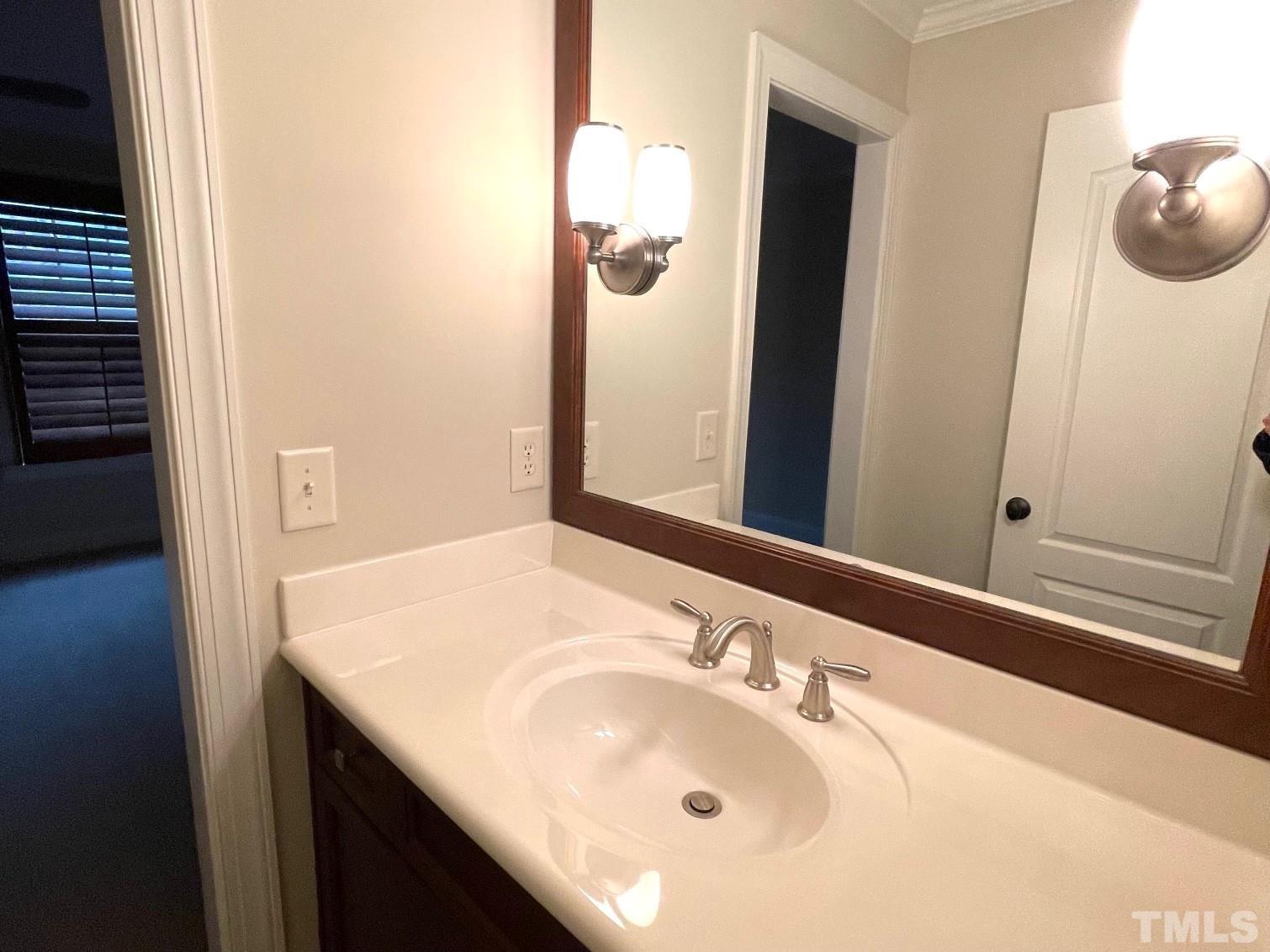 3305 Rockland Ridge Drive