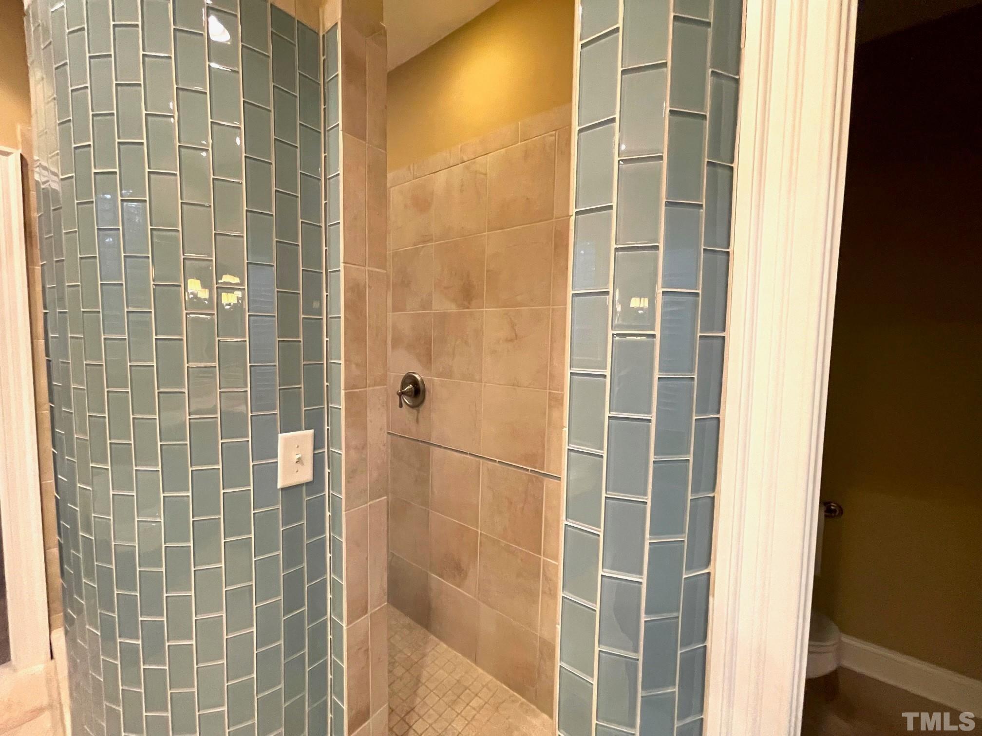 3305 Rockland Ridge Drive