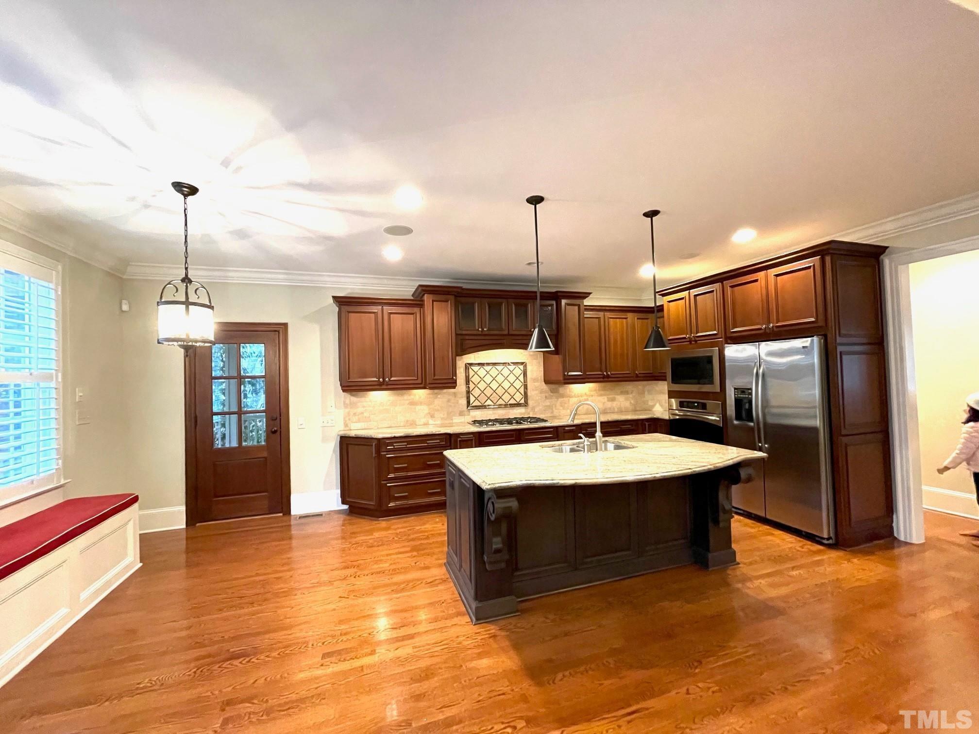 3305 Rockland Ridge Drive