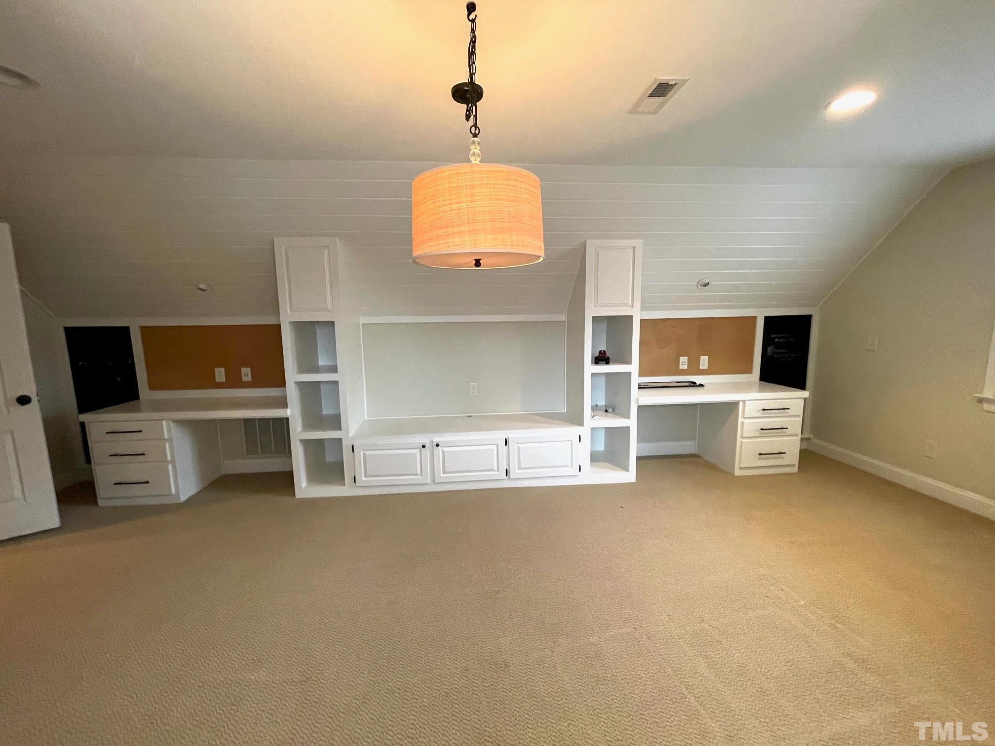 3305 Rockland Ridge Drive