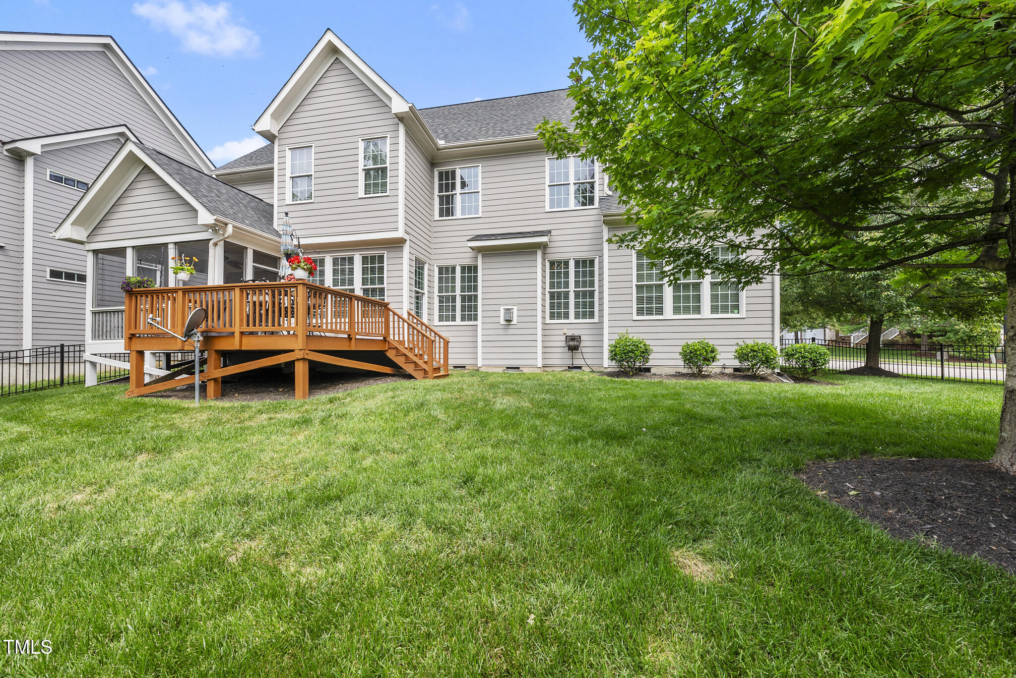 401 Clingstone Court