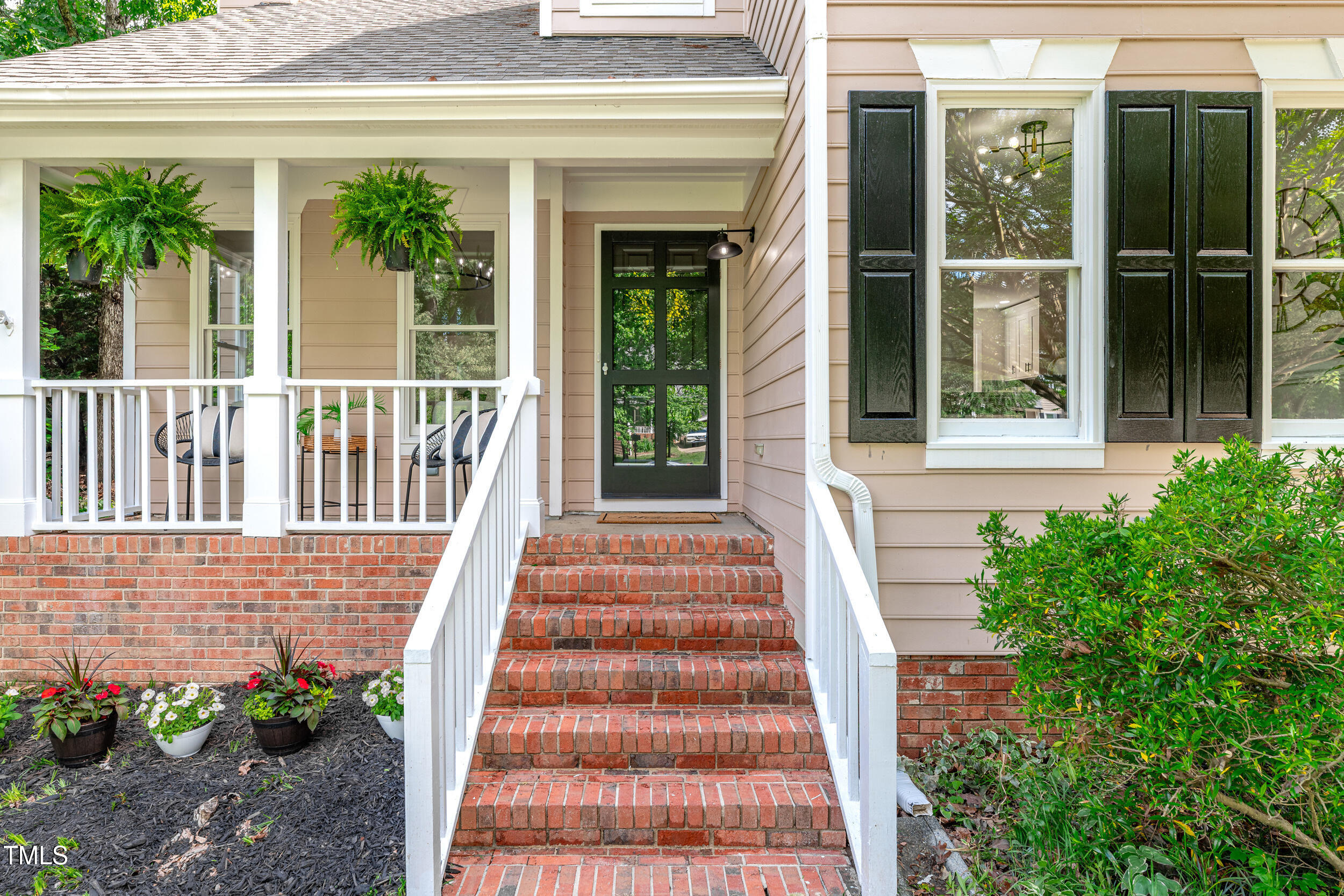 107 Ivy Hollow Court