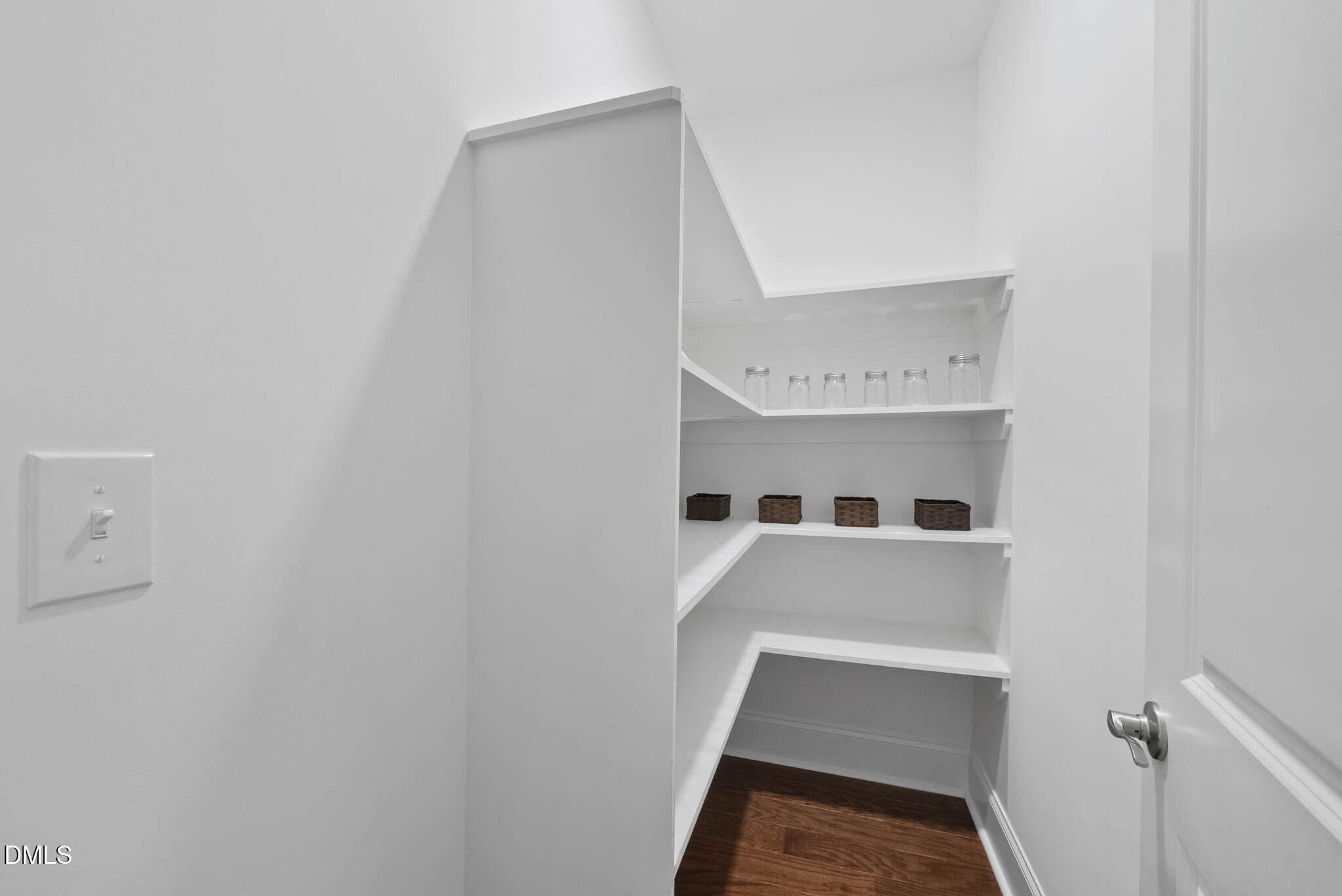 1856 Amberly Ledge Way