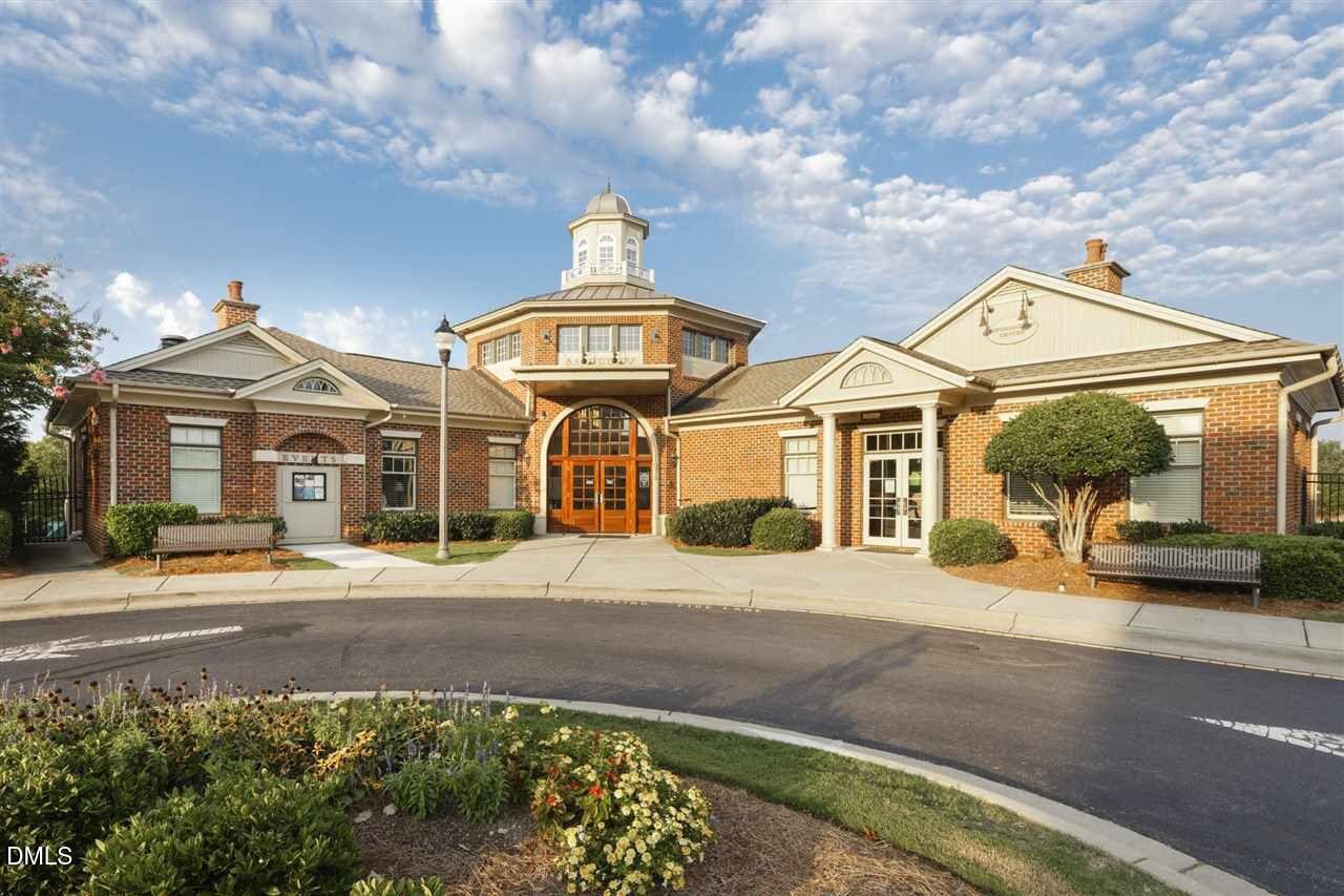 1856 Amberly Ledge Way