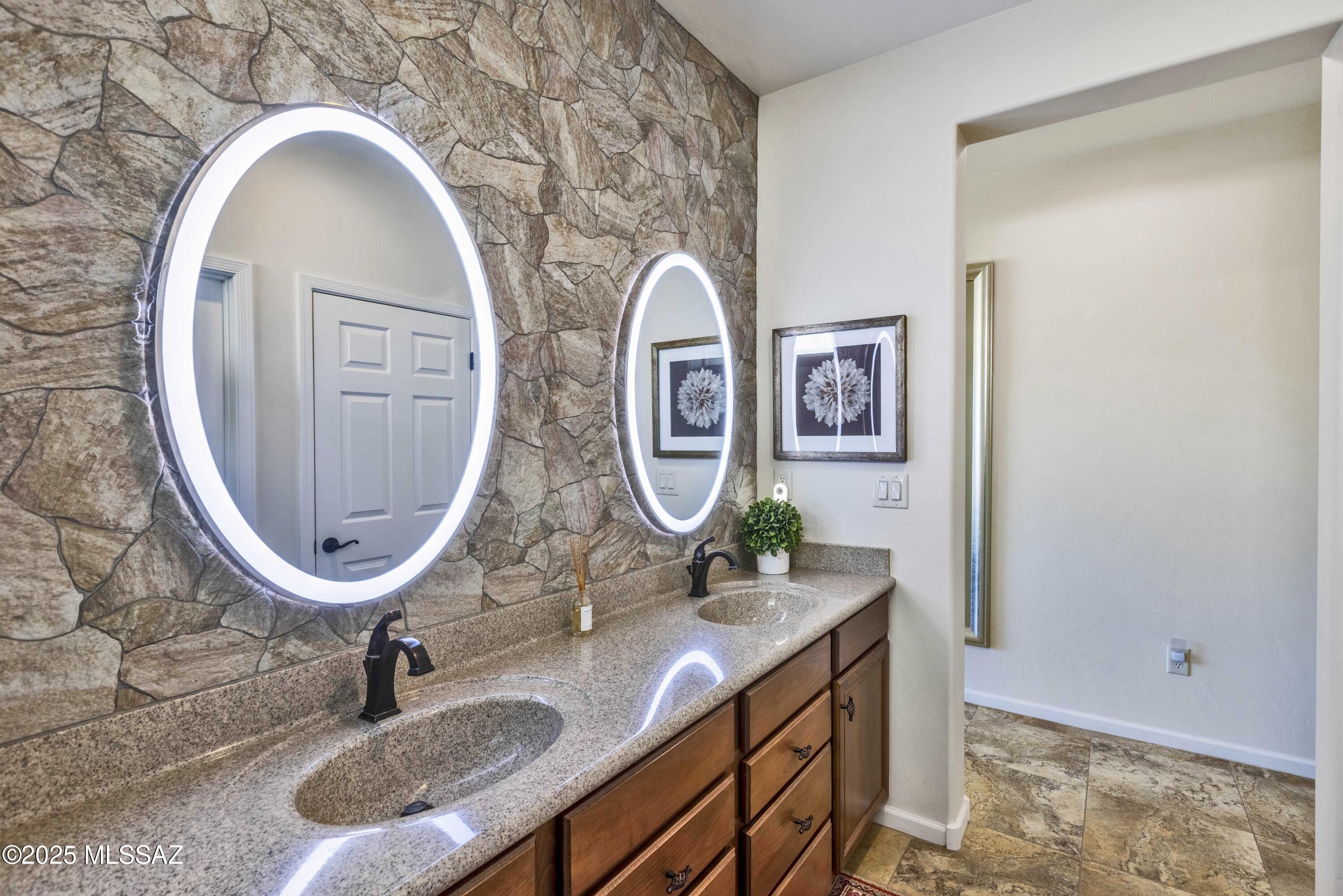 60333 E Ankole Drive