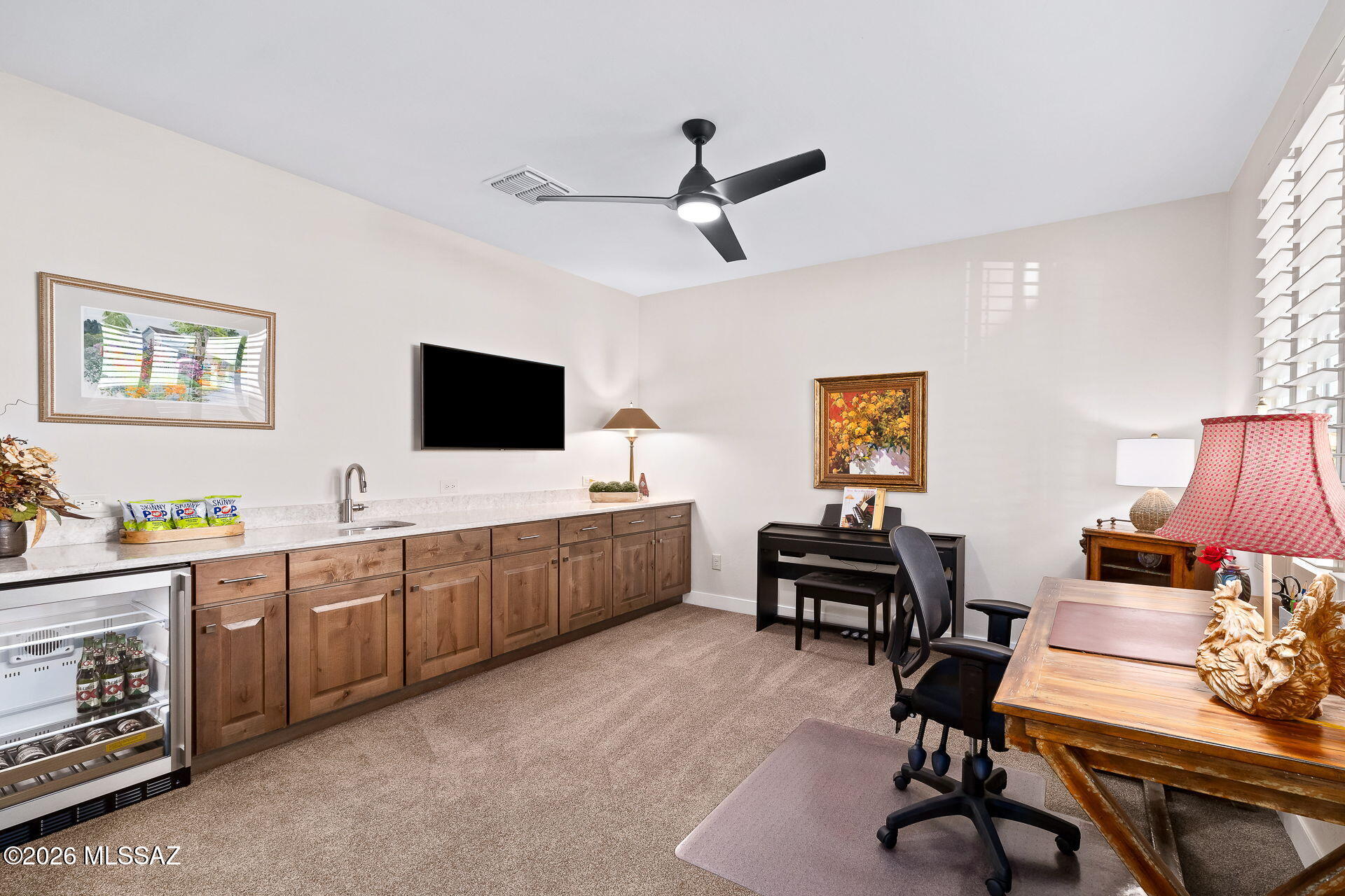 61868 E Travertine Street