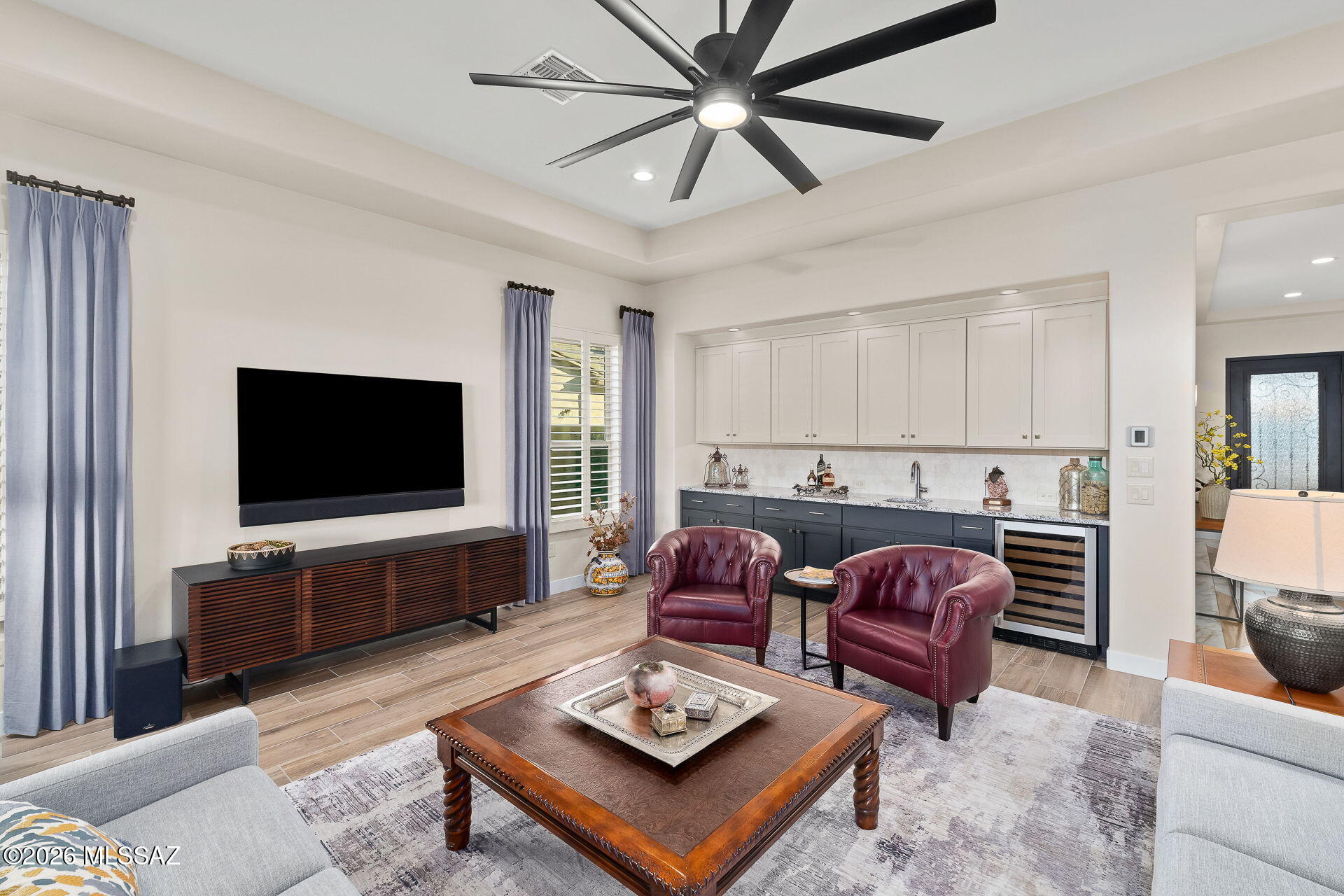 61868 E Travertine Street