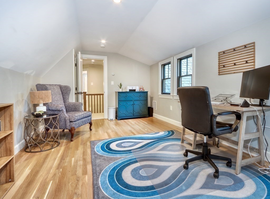 27 Cabot St