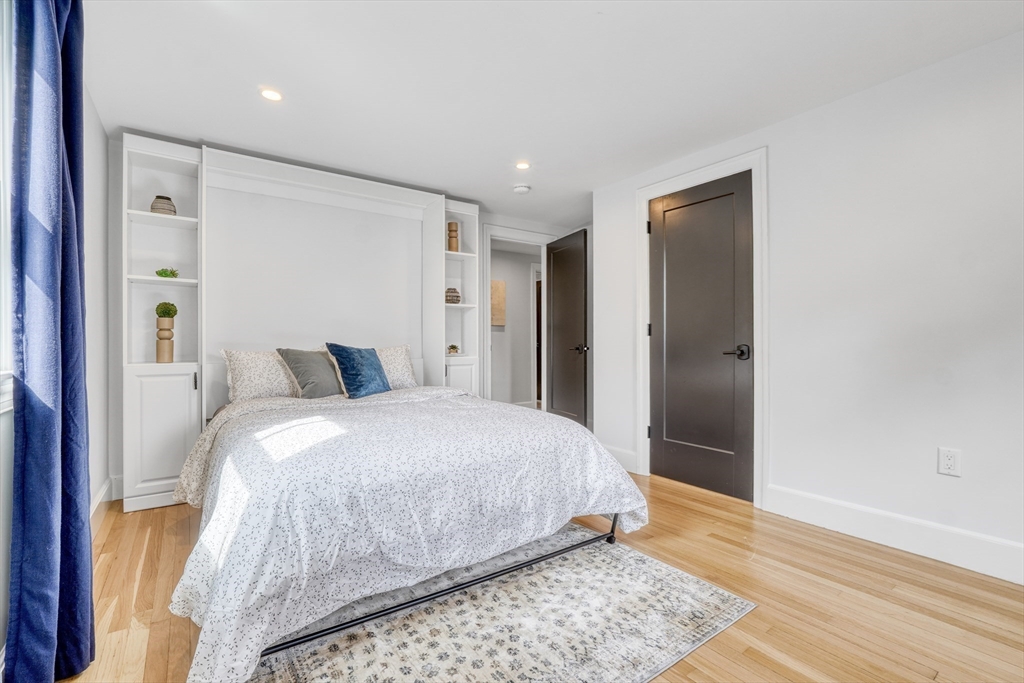 27 Cabot St