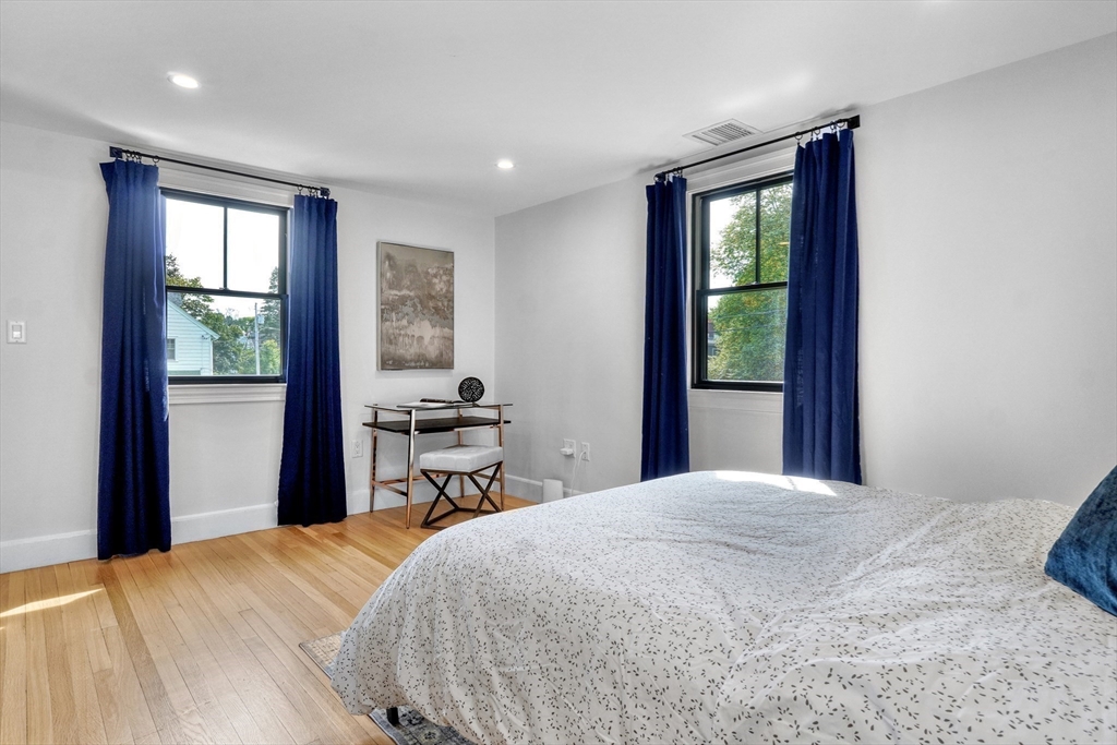 27 Cabot St