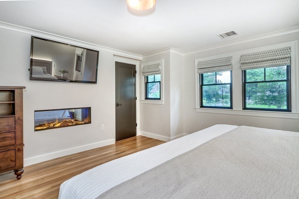 27 Cabot St