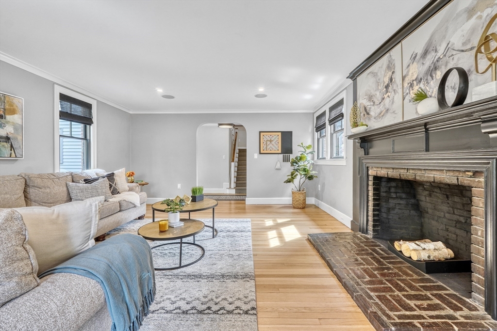 27 Cabot St