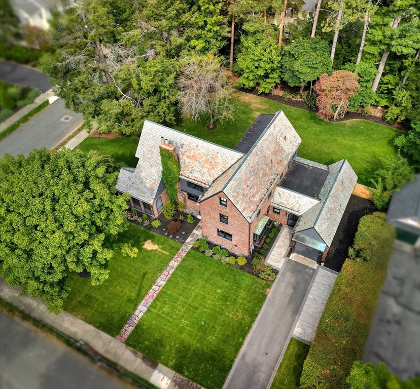 27 Cabot St