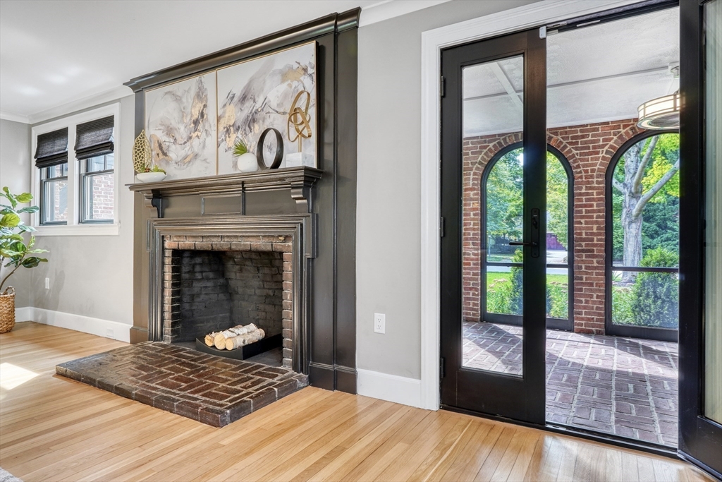 27 Cabot St