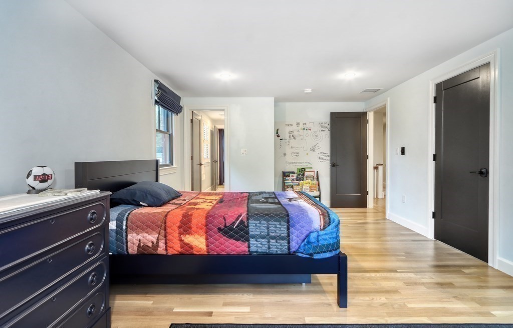 27 Cabot St