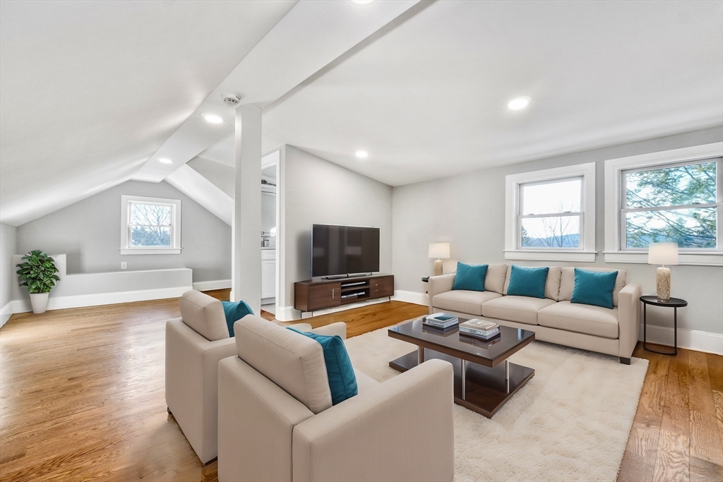 8 Chestnut St