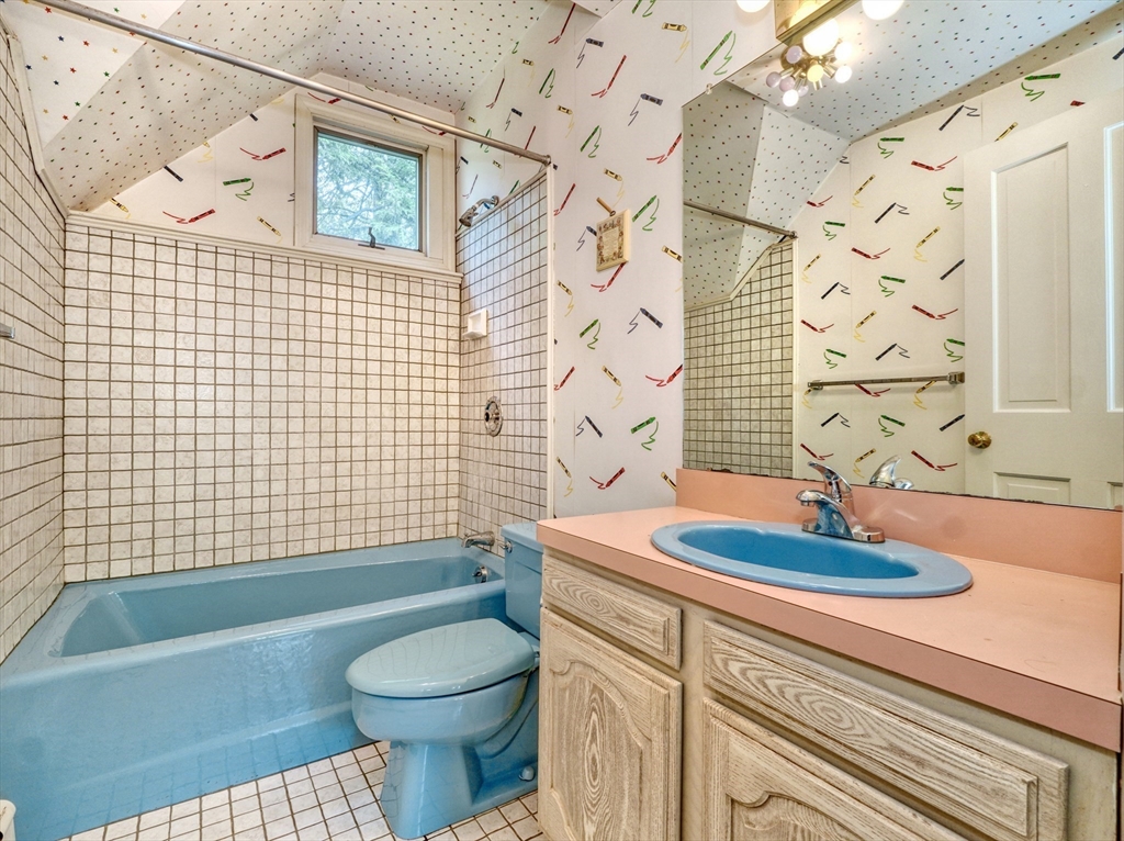 4 Aricia Ln