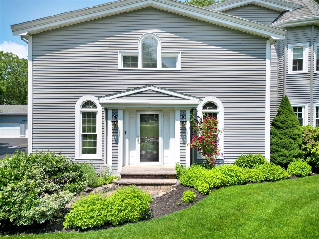 4 Aricia Ln