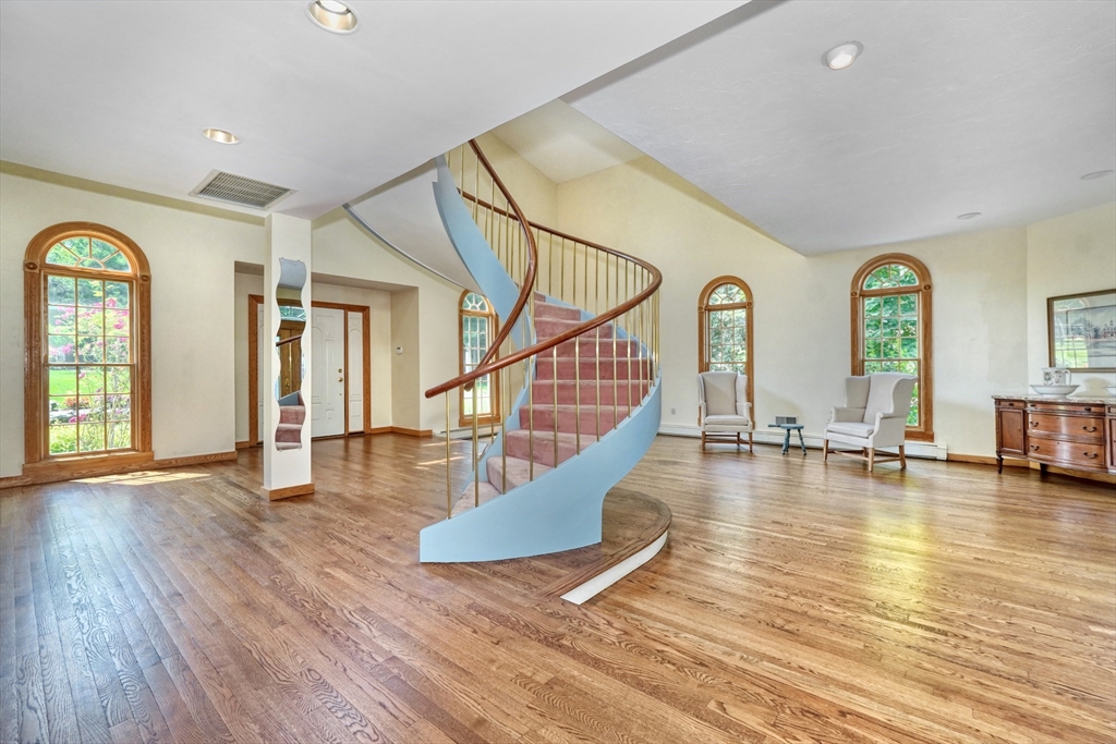 4 Aricia Ln