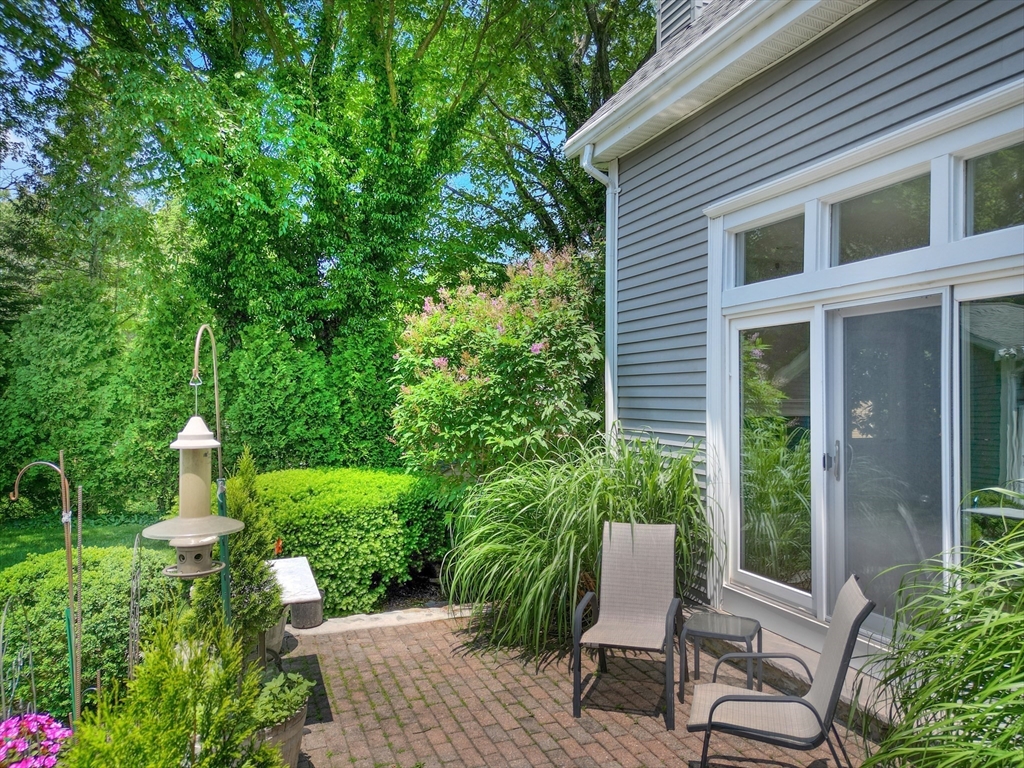 4 Aricia Ln