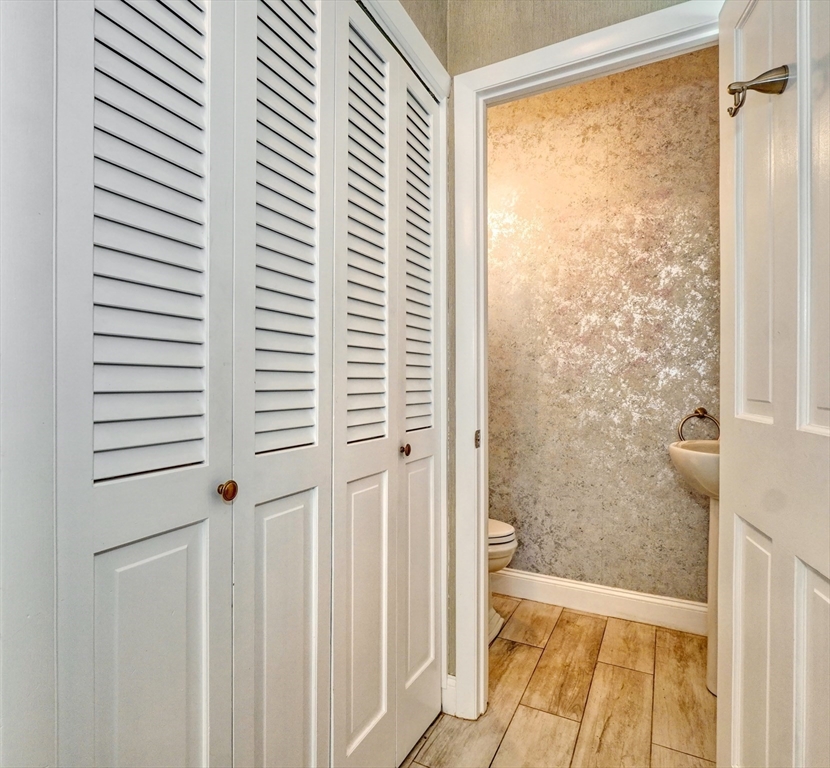 4 Aricia Ln