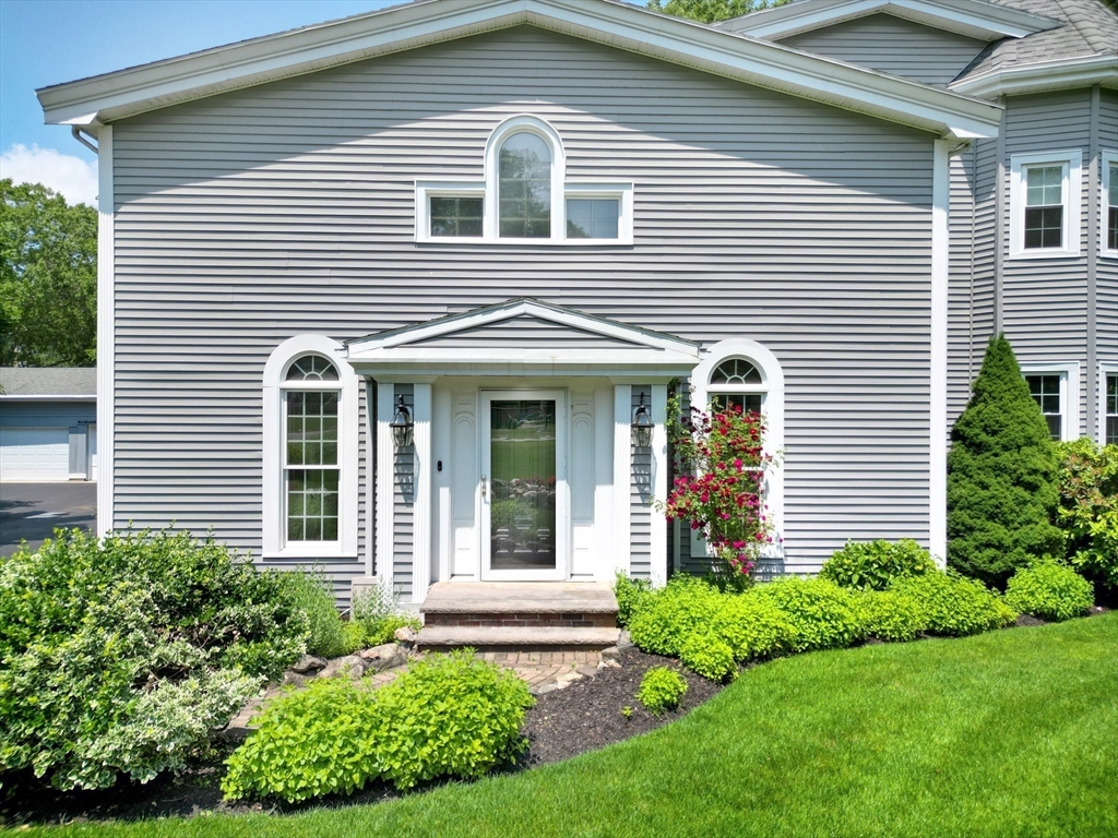 4 Aricia Ln