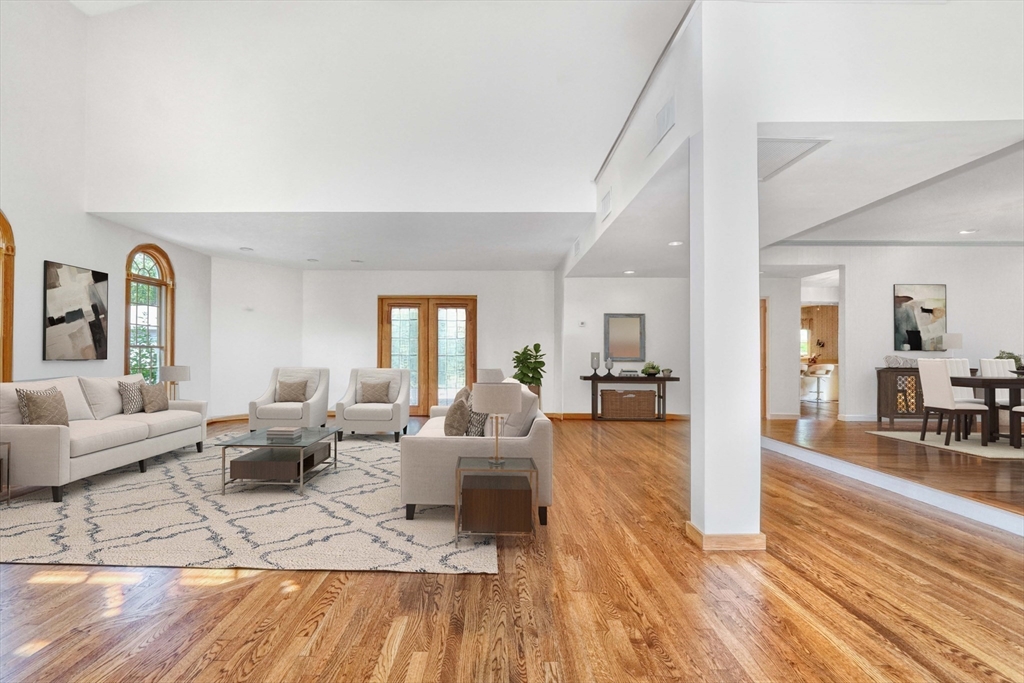 4 Aricia Ln