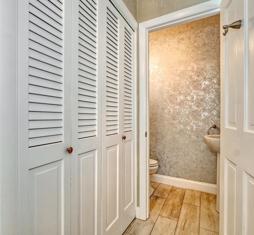4 Aricia Ln