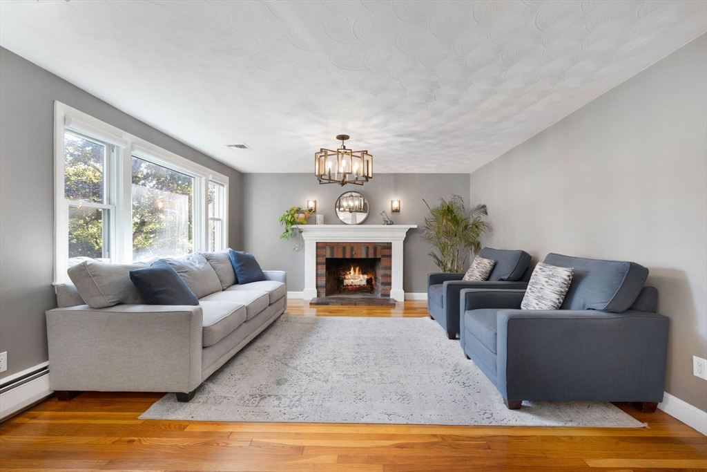 10 Marie Ave