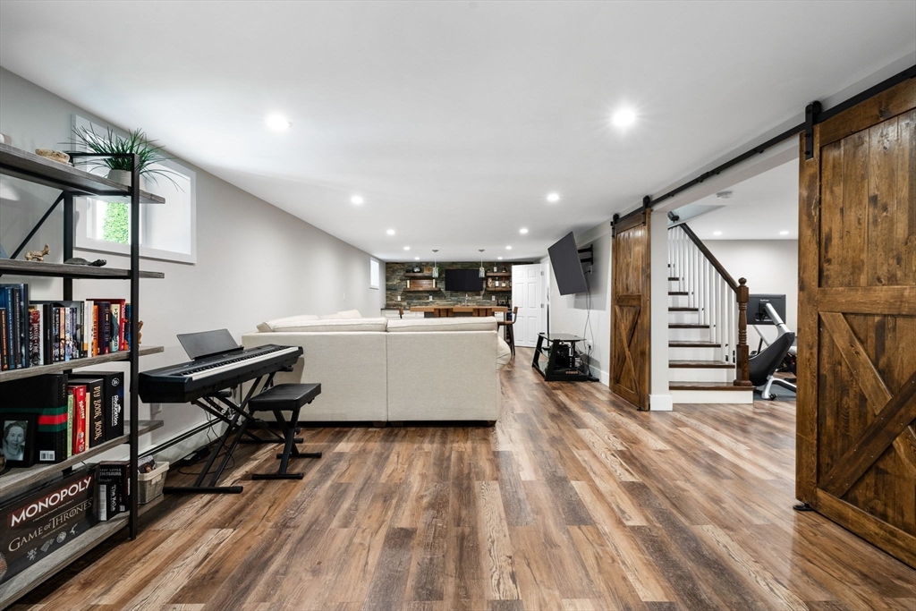 10 Marie Ave