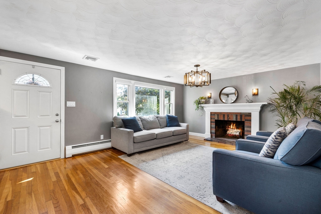 10 Marie Ave
