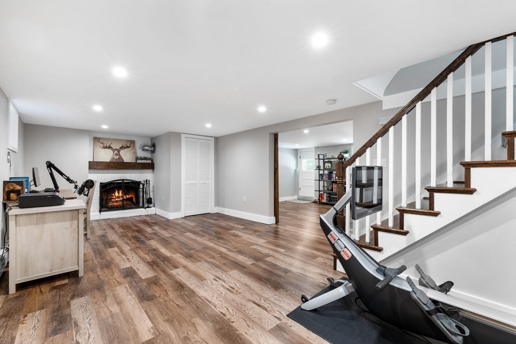 10 Marie Ave