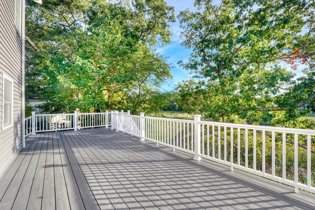 87 Riverbank Rd