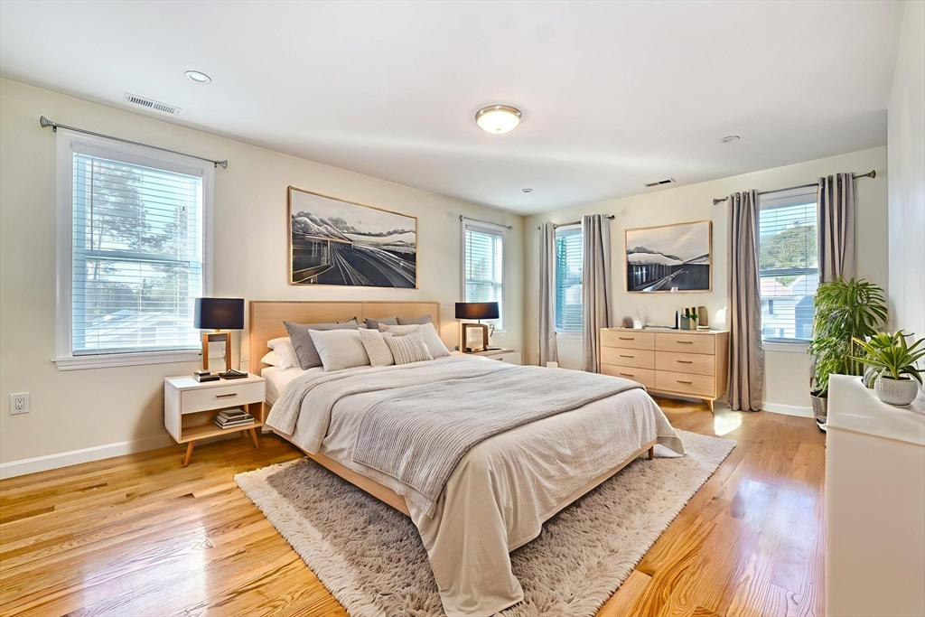 87 Riverbank Rd