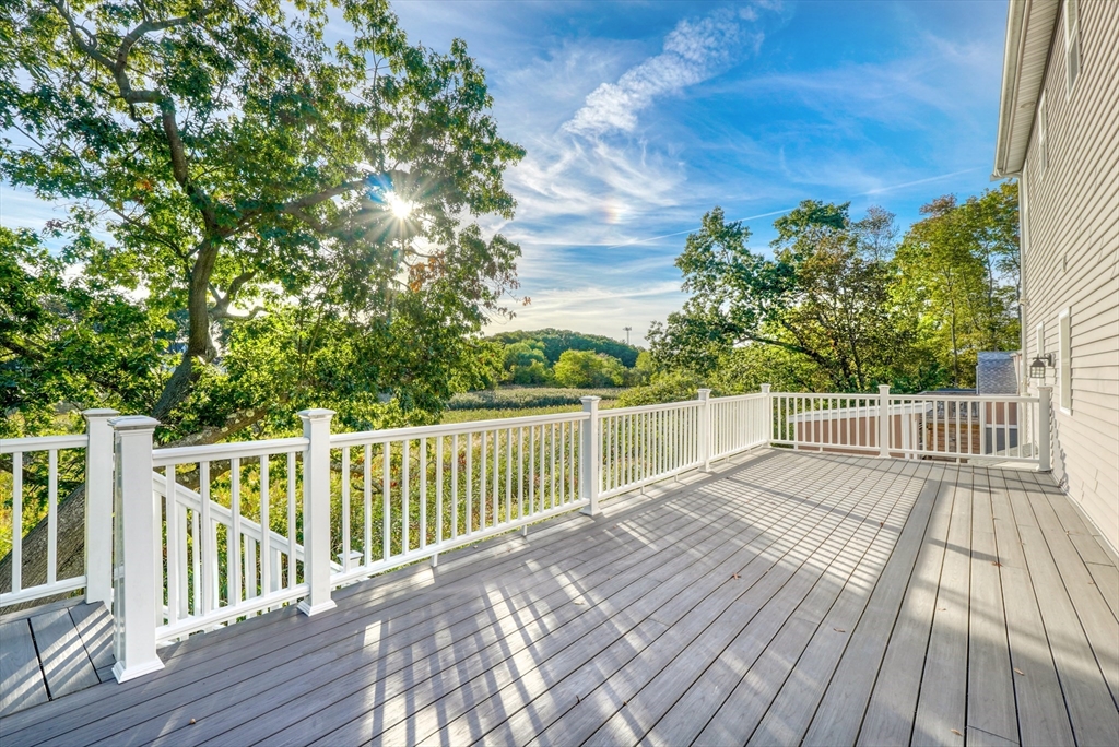 87 Riverbank Rd